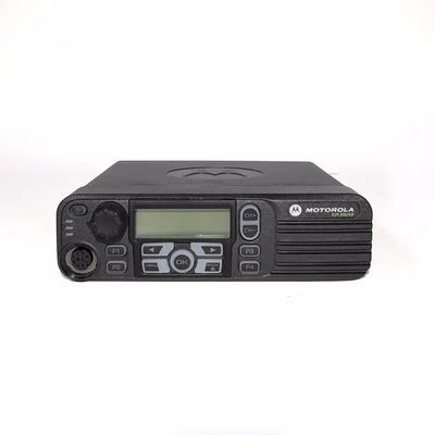 Купить Motorola DM4400 VHF/UHF Автомобильный радиопередатчик 5W Дальность 50 км онлайн изготовление