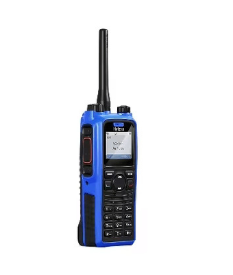 Водонепроницаемое двухстороннее радио PD795EX FM стандарты и стандарты IEC с защитой IP67 от пыли и воды.